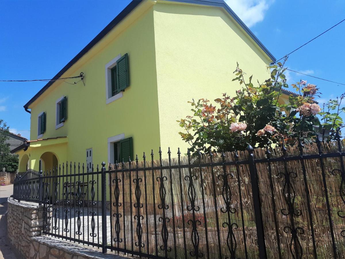 Apartment Terra Rossa Kaštelir Exterior foto